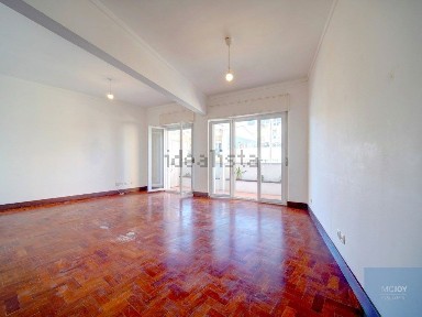 Apartamento T2 à venda na Rua Bento de Jesus Caraça, 14