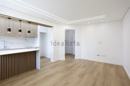 Apartamento T1 à venda na Rua Luís de Camões