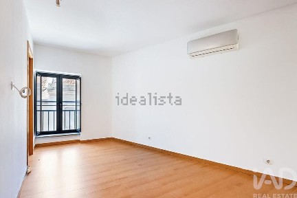 Apartamento T2 à venda na Prazeres - Maria Pia