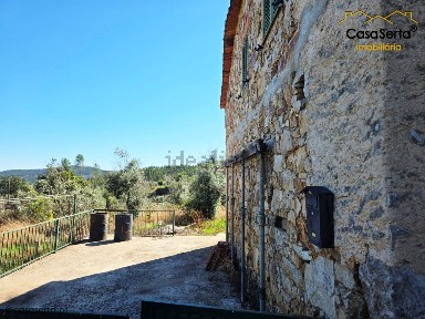 Casa de aldeia à venda em Casal dos Ferreiros s/n