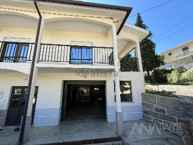Moradia independente à venda em Esmolfe