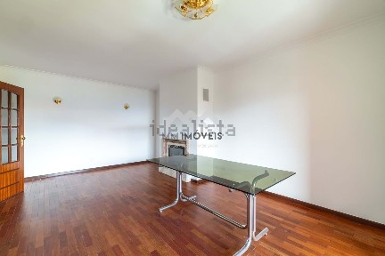 Arrendamento de apartamento T2 na Avenida Dom Afonso Henriques