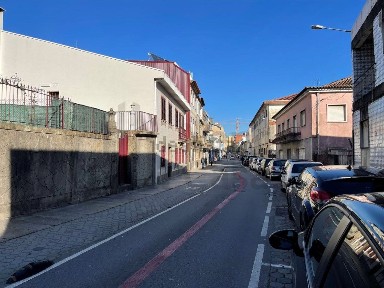 Arrendamento de armazém na Rua Nova de Santa Cruz, 53