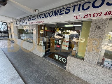 Arrendamento de espaço comercial ou armazém na Avenida da República s/n