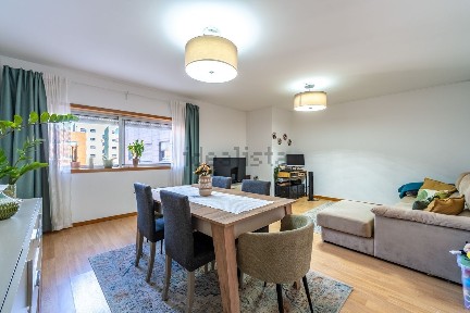 Apartamento T2 à venda na Rua João José Cachofel