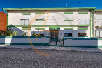 Apartamento T2 à venda na Rua Monte de São Gens, 90