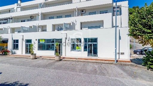 Arrendamento de espaço comercial em Fregim
