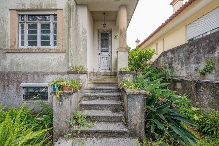 Moradia geminada à venda na Rua Feliciano de Castilho, 37