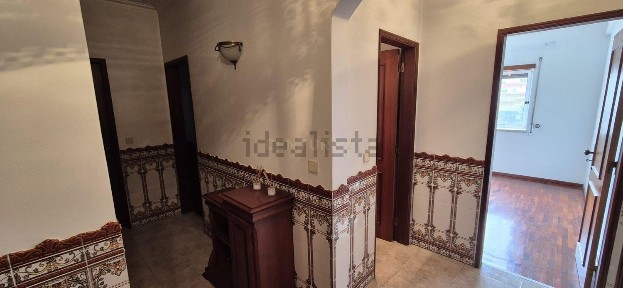 Arrendamento de apartamento T3 na Rua Dom João de Castro, 99 b