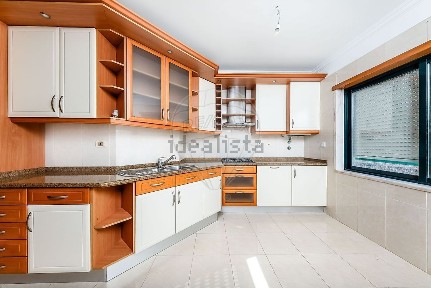 Arrendamento de apartamento T2 na Rua João Chagas