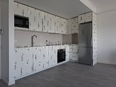 Arrendamento de apartamento T2 na Rua Nuno Gonçalves, 29