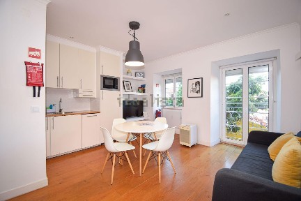 Arrendamento de apartamento T2 na Mouraria - Castelo