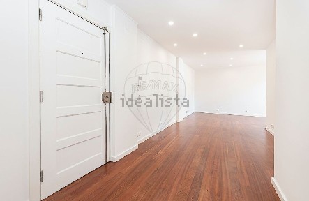 Arrendamento de apartamento T2 na Rua Pedro Álvares Cabral