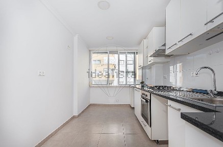 Arrendamento de apartamento T1 na Praceta António Enes