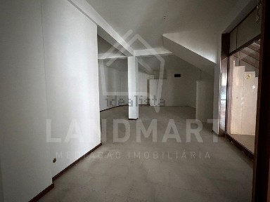 Salir de Matos, Largo Padre José da Felicidade Alves