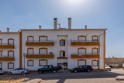 Apartamento T3 à venda na Rua Bartolomeu Dias, 36