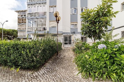 Apartamento T2 à venda na Rua Professor Armando Lucena
