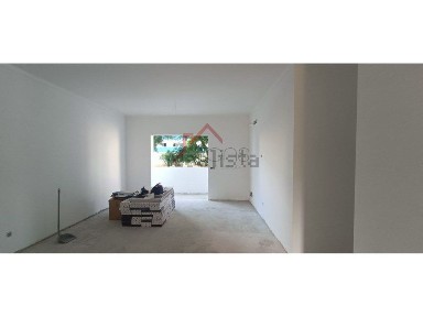 Apartamento T3 à venda na Avenida 25 de Abril