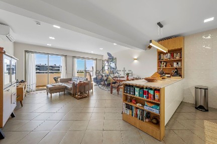 Apartamento T2 à venda na Rua Dom Afonso V
