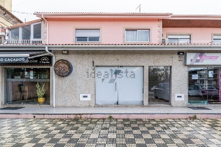 Arrendamento de espaço comercial na Rua Do Bom Sucesso, 9