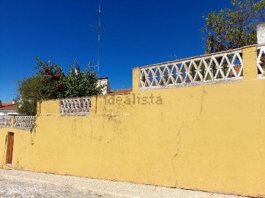 Moradia em banda à venda na Rua Doutor Afonso Costa
