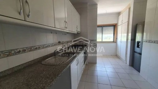 Apartamento T2 à venda na Rua Manuel Marques de Sá Júnior