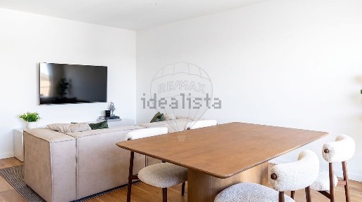 Apartamento T2 à venda na Areosa - Fernão de Magalhães