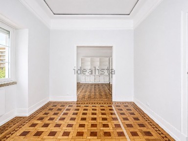 Arrendamento de apartamento T5 na Avenida Sidónio Pais, 14