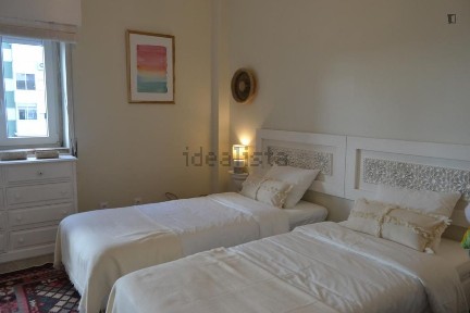 Arrendamento de apartamento T2 na Rua Saraiva de Carvalho