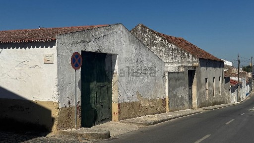Armazém à venda em Torrão
