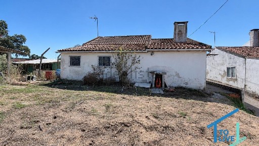 Casa de aldeia à venda em Madalena e Beselga