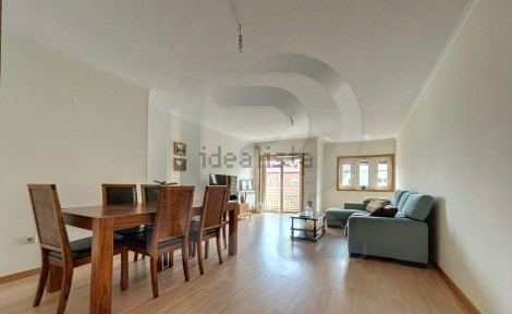 Apartamento T3 à venda na Avenida Brigadeiro Figueiredo Sarmento, 7