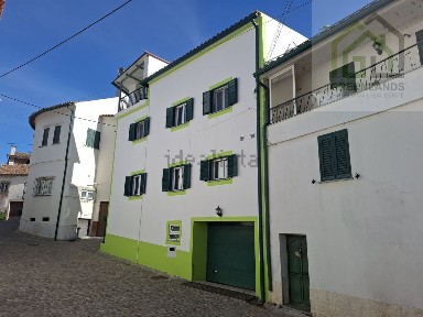 Moradia em banda à venda em Côja e Barril de Alva