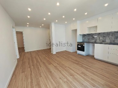 Apartamento T2 à venda na Rua 25 de Abril