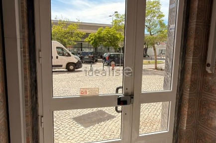 Apartamento T2 à venda em Estação de Agualva-Cacém