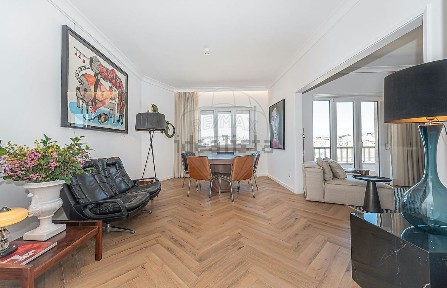 Apartamento T2 à venda na Avenida Poeta Mistral