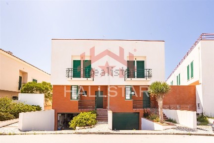 Apartamento T4 à venda na Rua da Pintanheira, 8