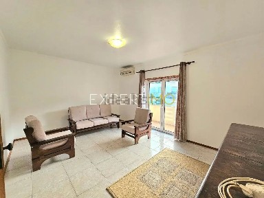 Apartamento T3 à venda na Rua Albergaria dos Doze, 26