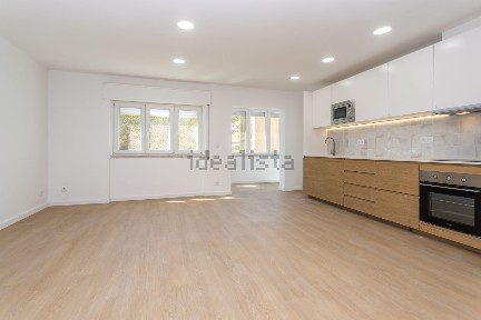Apartamento T2 à venda na Praceta Camilo Pessanha s/n