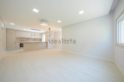 Apartamento T2 à venda na Rua Celestino Alves, 3