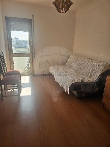 Apartamento T2 à venda na Rua das Cardadeiras