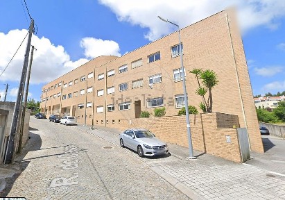 Apartamento T2 à venda na Rua do Casal