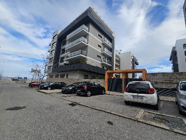 Arrendamento de apartamento T3 na Rua João Gouveia, 3