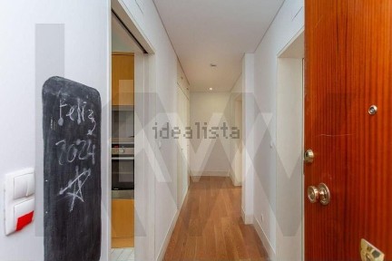 Arrendamento de apartamento T4 no Largo da Graça, 134