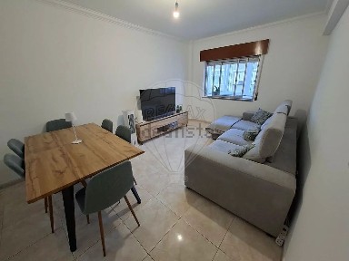 Apartamento T2 à venda na Rua do Mercado