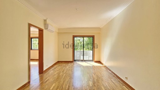 Apartamento T2 à venda na Rua Luis Bráz Abreu