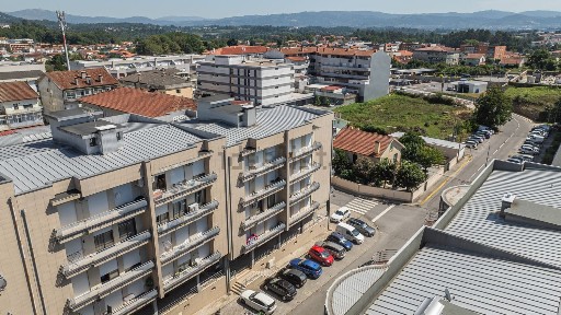 Apartamento T3 à venda na Rua Conde Casal, 24