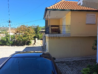 Moradia geminada à venda em Campo de Cima