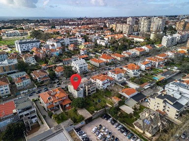 Andar de moradia à venda na Rua São João de Brito s/n