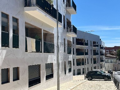 Arrendamento de apartamento T1 na Estrada das Machadas